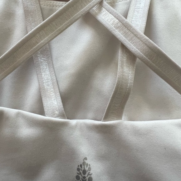 Free People sports bra cross back with adjustable straps - Picture 3 of 7